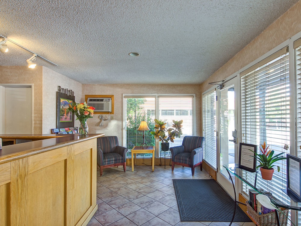 Boulder University Inn Экстерьер фото