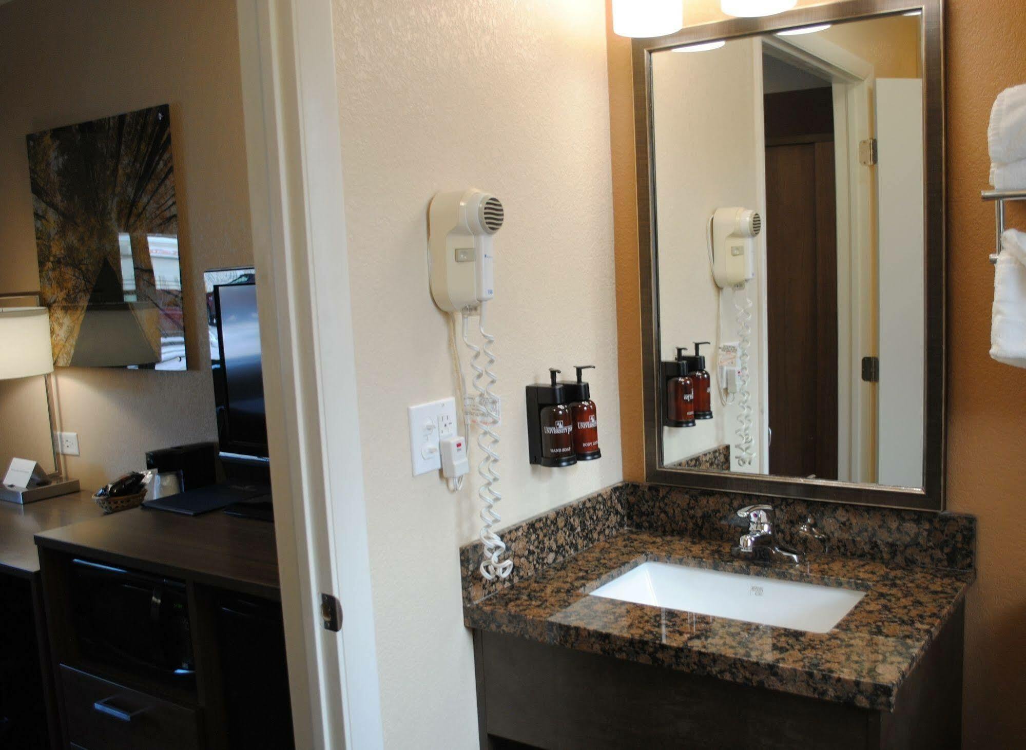 Boulder University Inn Экстерьер фото