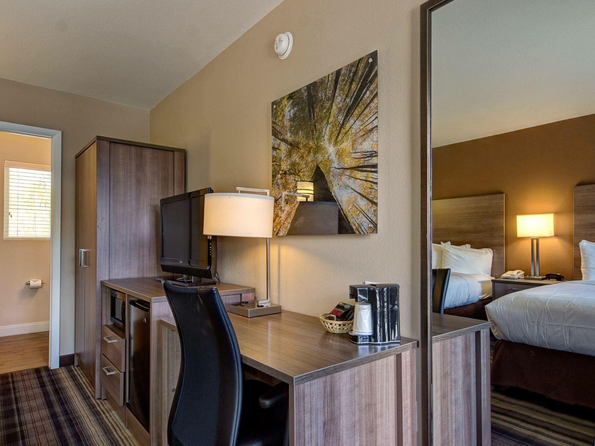 Boulder University Inn Экстерьер фото
